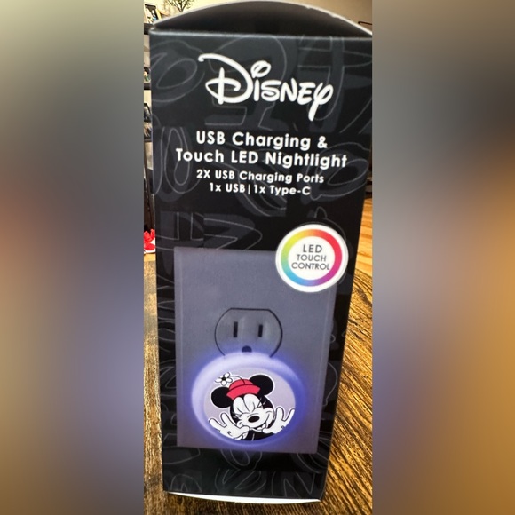 Disney USB Charging & Touch LED Nightlight NWT - Picture 4 of 6